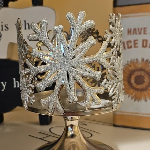 BBW - BLING SNOWFLAKES Candle Holder - Picture 2 of 2